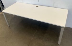 Modern Office Desk | FIL Furniture