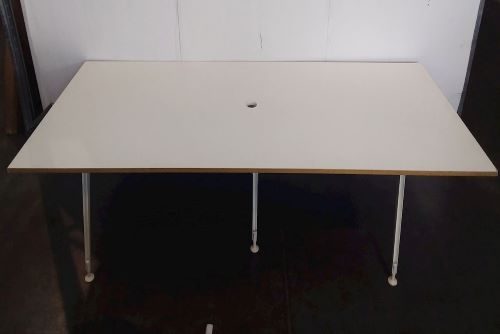 Quality meeting room furniture for the office.