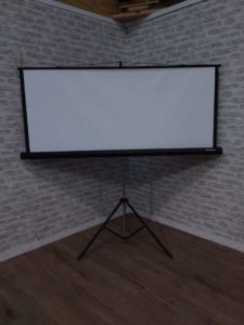 Projection Screens l FIL Furniture