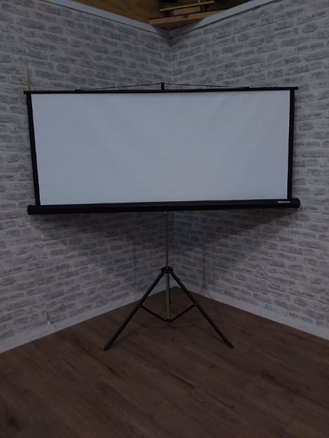 Projection Screens l FIL Furniture
