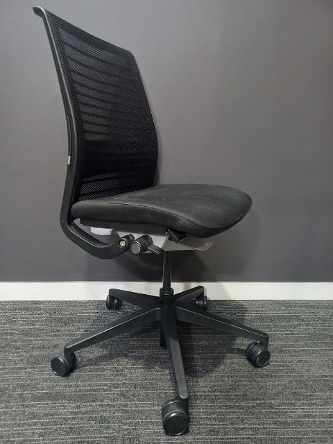 Ergonomic Office Chair | FIL Furniture