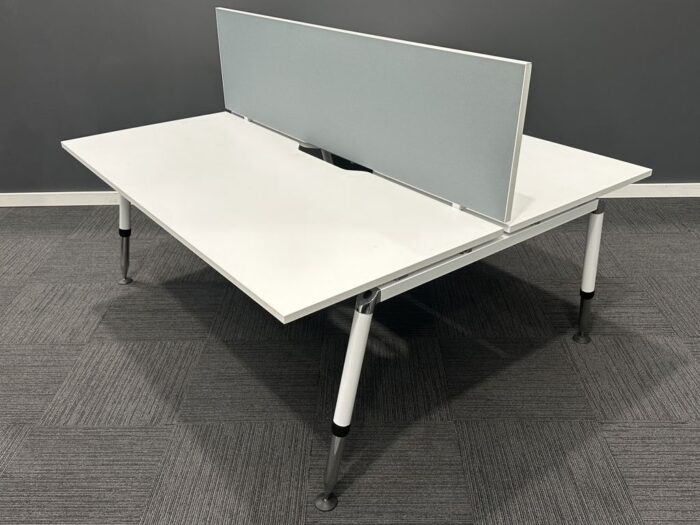 Modern Collaborative Desk | FIL Furniture