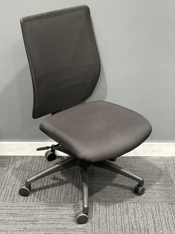 Ergonomic Office Chair | FIL Furniture