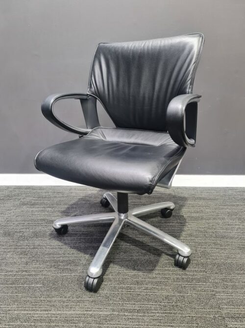 Meeting Chairs | FIL Furniture