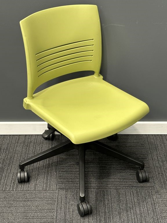 Trendy Office Chair | FIL Furniture