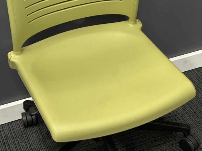 Trendy Office Chair | FIL Furniture