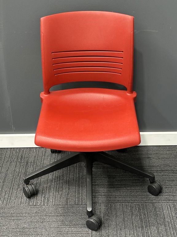 Trendy Office Chair | FIL Furniture