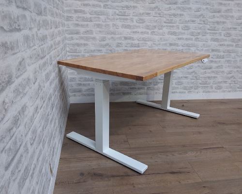 Standing Desk | FIL Furniture