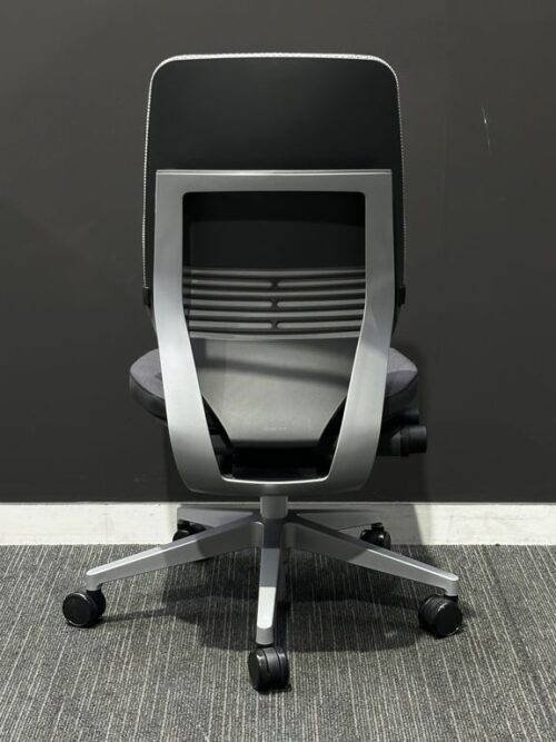 Ergonomic Office Chair | FIL Furniture