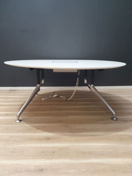 Meeting Table | FIL Furniture
