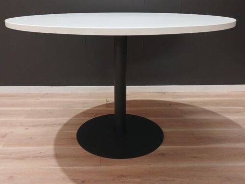 Meeting Table | FIL Furniture