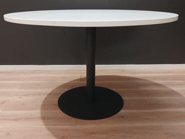Meeting Table | FIL Furniture