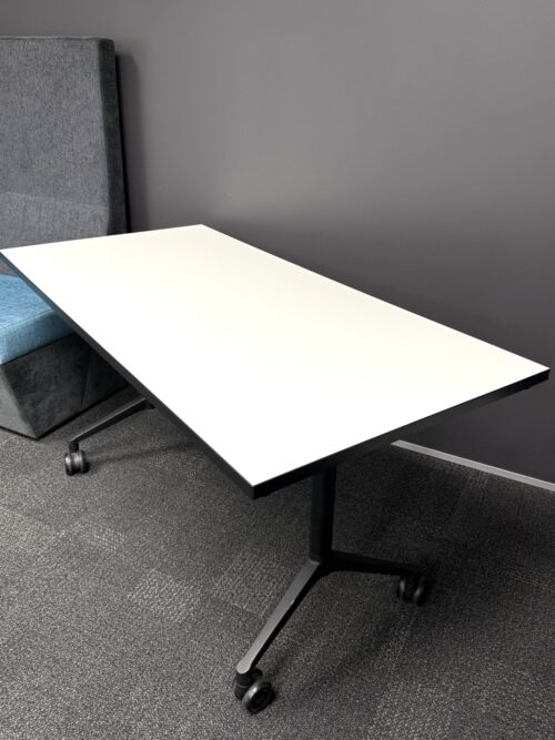 Flip Table | FIL Furniture