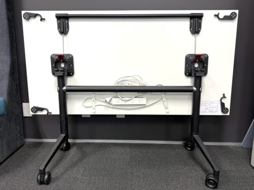 Flip Table | FIL Furniture