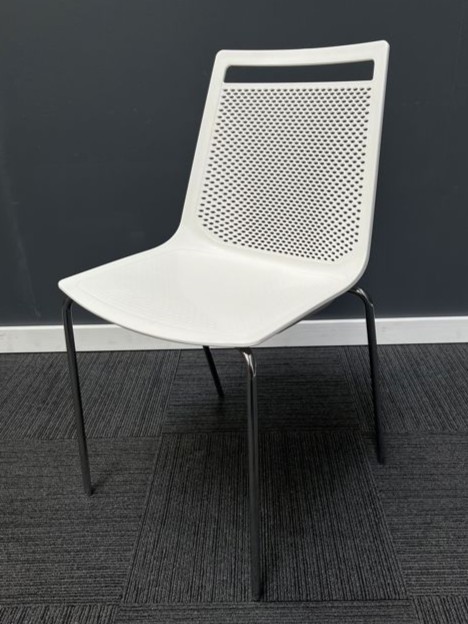 Modern Café Chairs | FIL Furniture