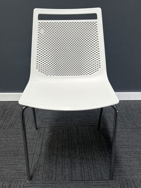 Modern Café Chairs | FIL Furniture