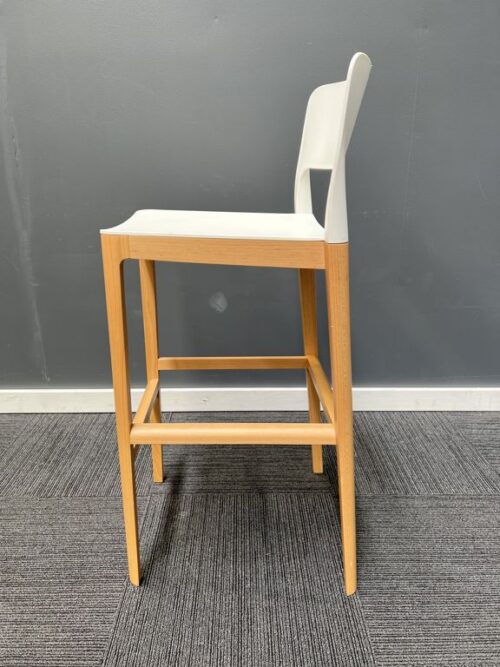 Bar Stools | FIL Furniture