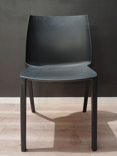Modern Café Chairs | FIL Furniture