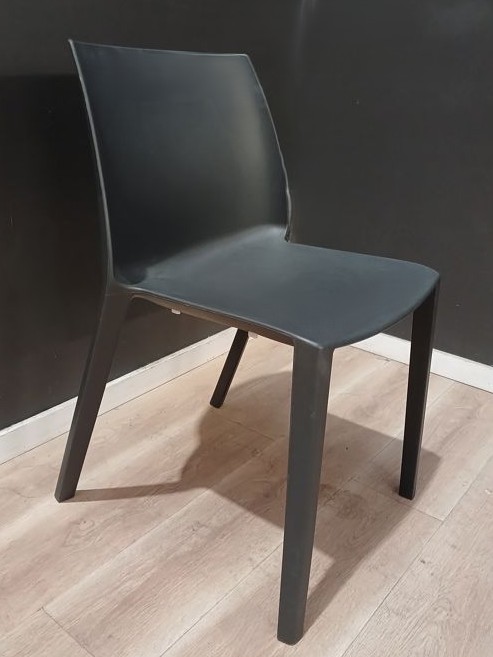 Modern Café Chairs | FIL Furniture