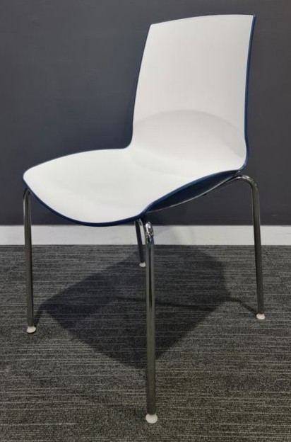 Modern Café Chairs | FIL Furniture