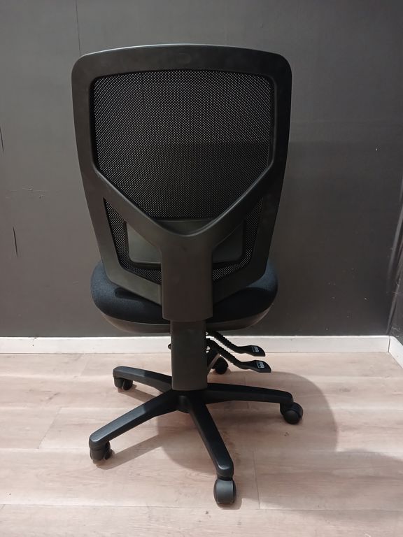 Ergonomic Office Chair | FIL Furniture