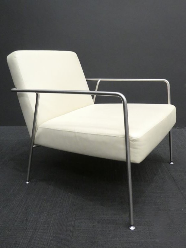 Modern Armchair | FIL Furniture