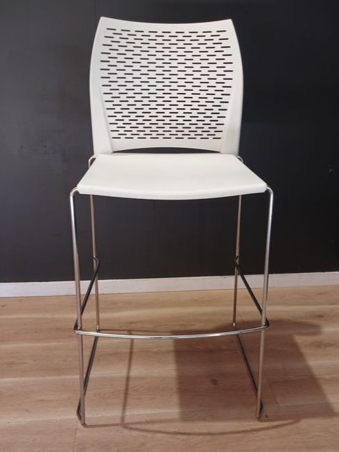 Bar Stools | FIL Furniture