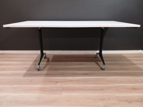 Flip Table | FIL Furniture